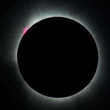 De zon totaal verduisterd 